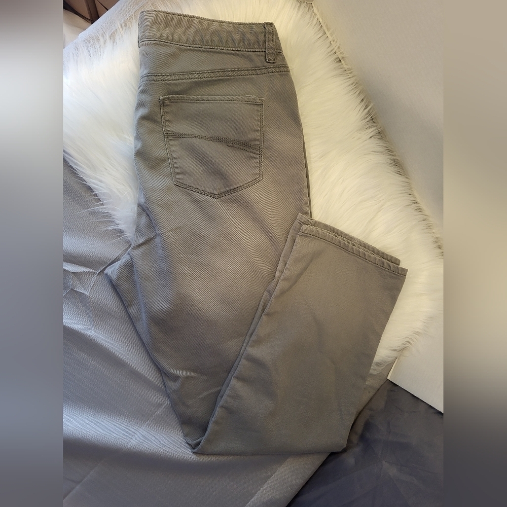 Denver Hayes Hanna Highwaited Light Gray Relaxed Jeans, Size 12 (32)